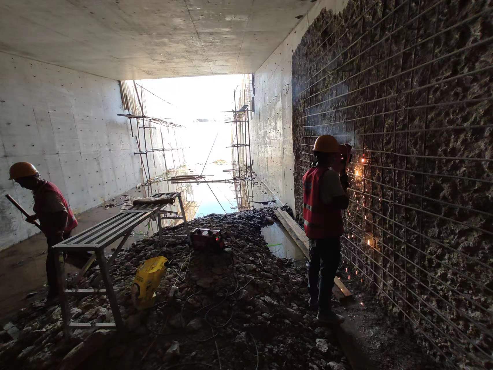 枣庄挖断承重墙导致楼体开裂，加固施工方案出炉